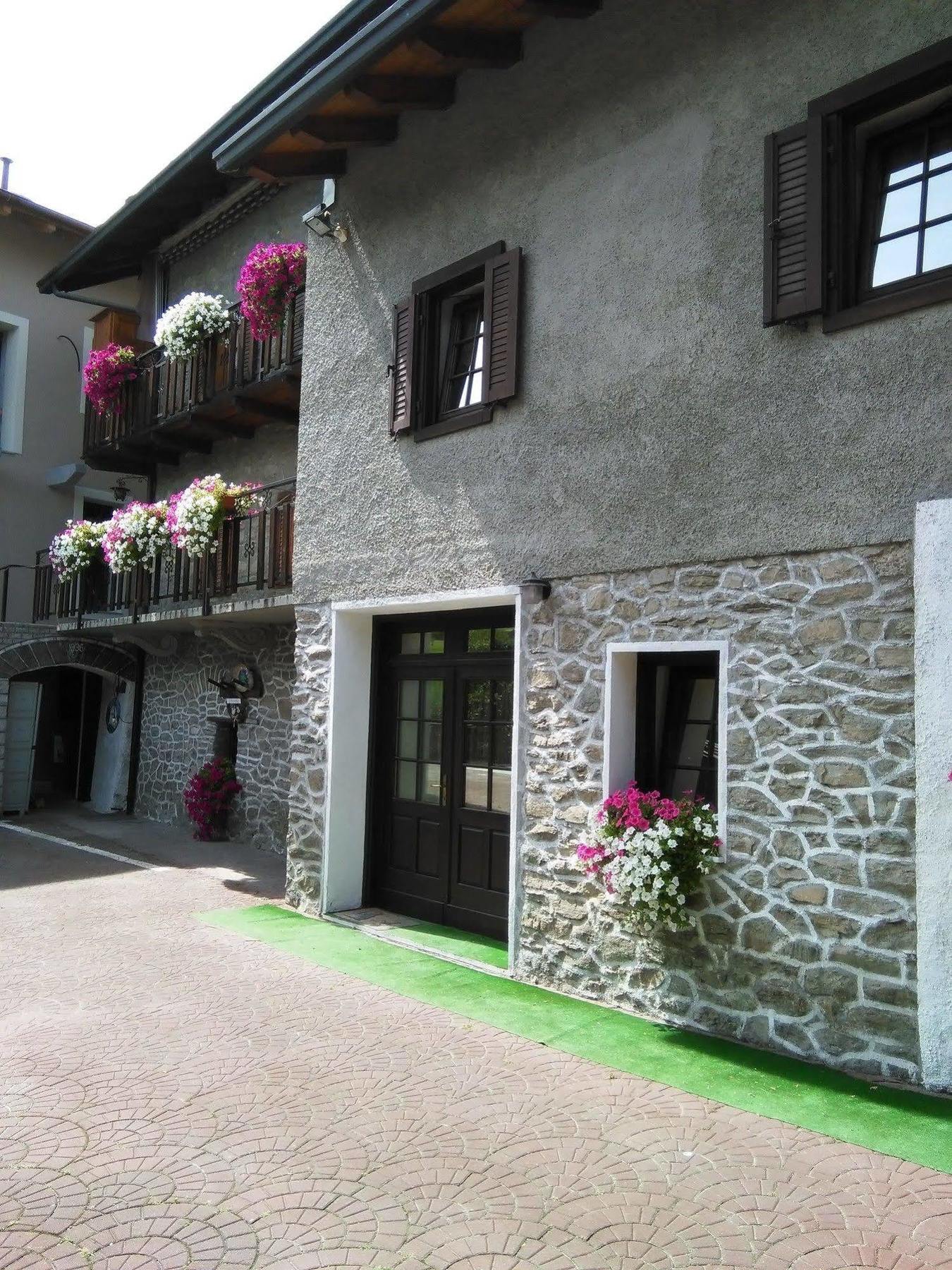 B&B La Vieille Meison De Pappa Sarre Dış mekan fotoğraf